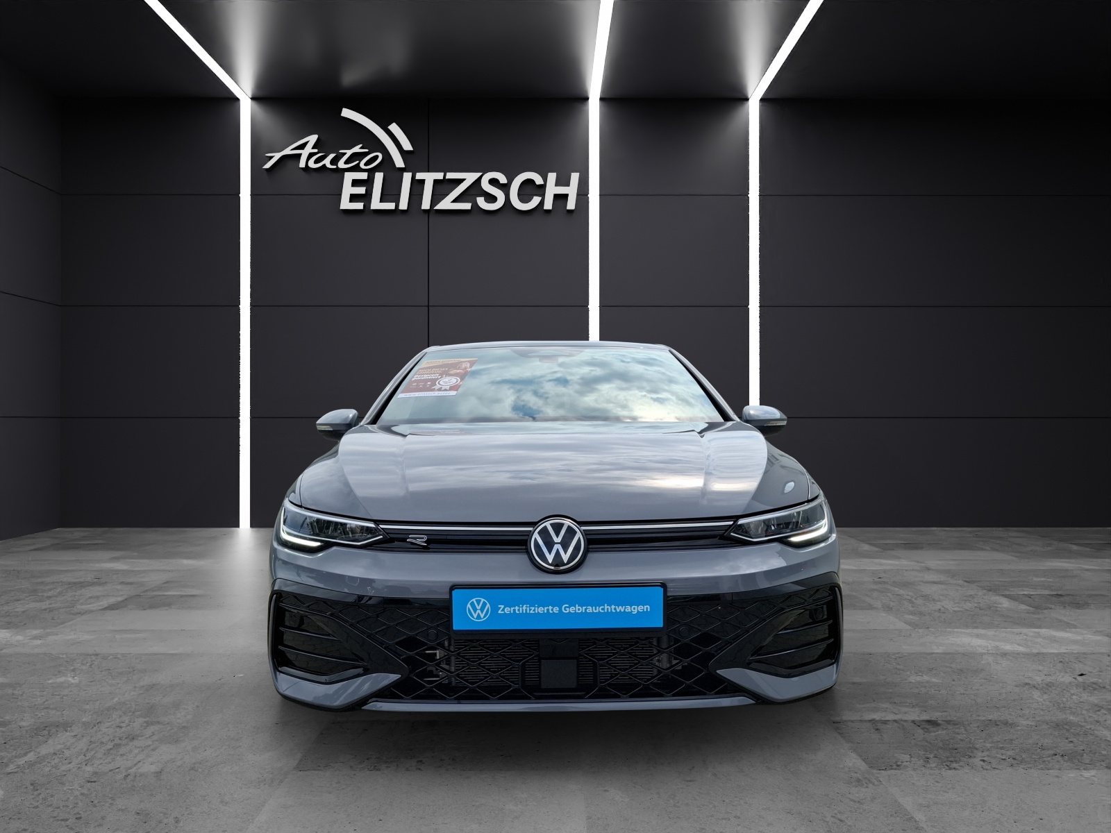 Fahrzeugabbildung Volkswagen Golf VIII TSI R-Line LED Navi AID HUD ACC SHZ RFK