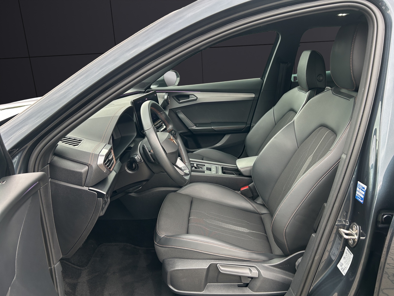 Fahrzeugabbildung CUPRA Formentor DSG LED Navi ACC AHK PANO RFK Virtual Cockpit