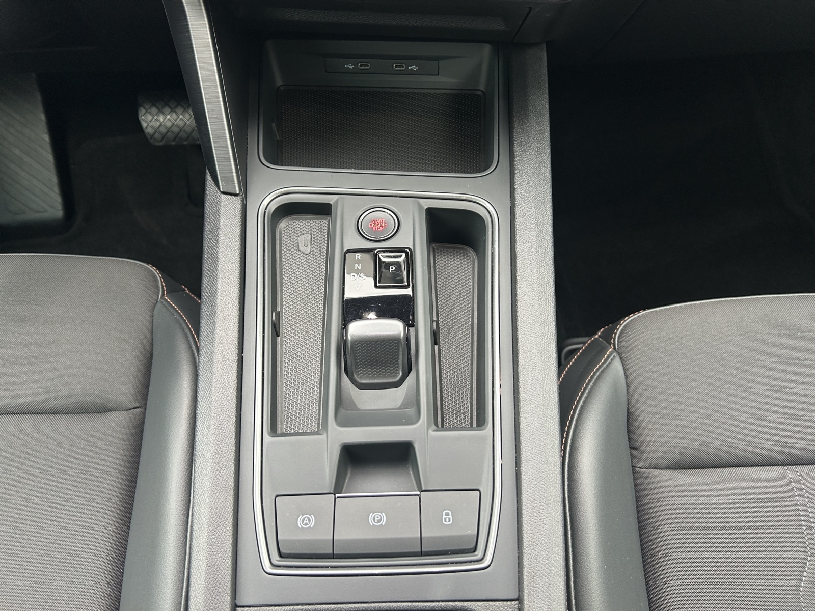 Fahrzeugabbildung CUPRA Formentor DSG LED Navi ACC AHK PANO RFK Virtual Cockpit