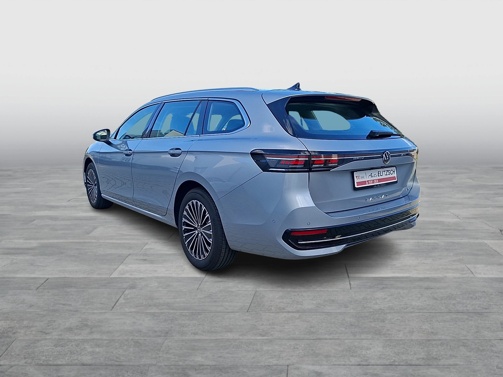 Fahrzeugabbildung Volkswagen Passat Variant eTSI Elegance DSG Matrix AHK Navi AID HUD ACC RFK SH