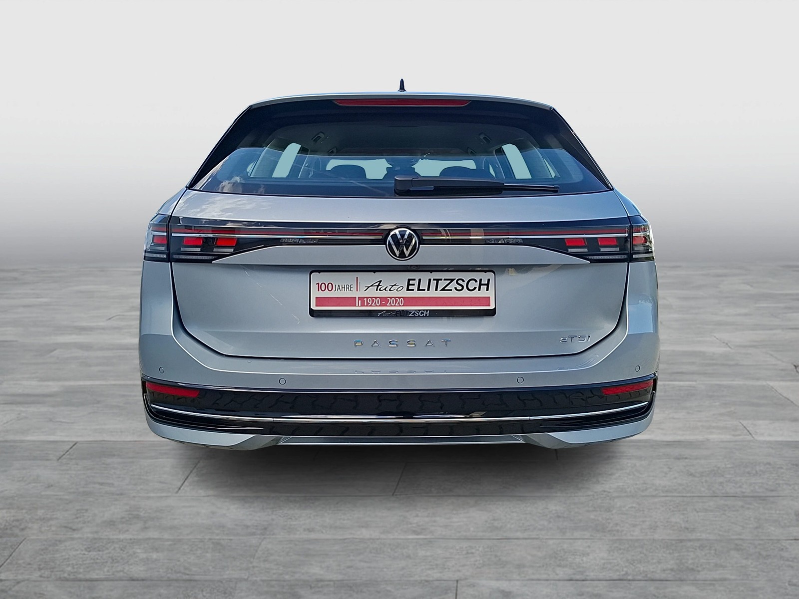 Fahrzeugabbildung Volkswagen Passat Variant eTSI Elegance DSG Matrix AHK Navi AID HUD ACC RFK SH