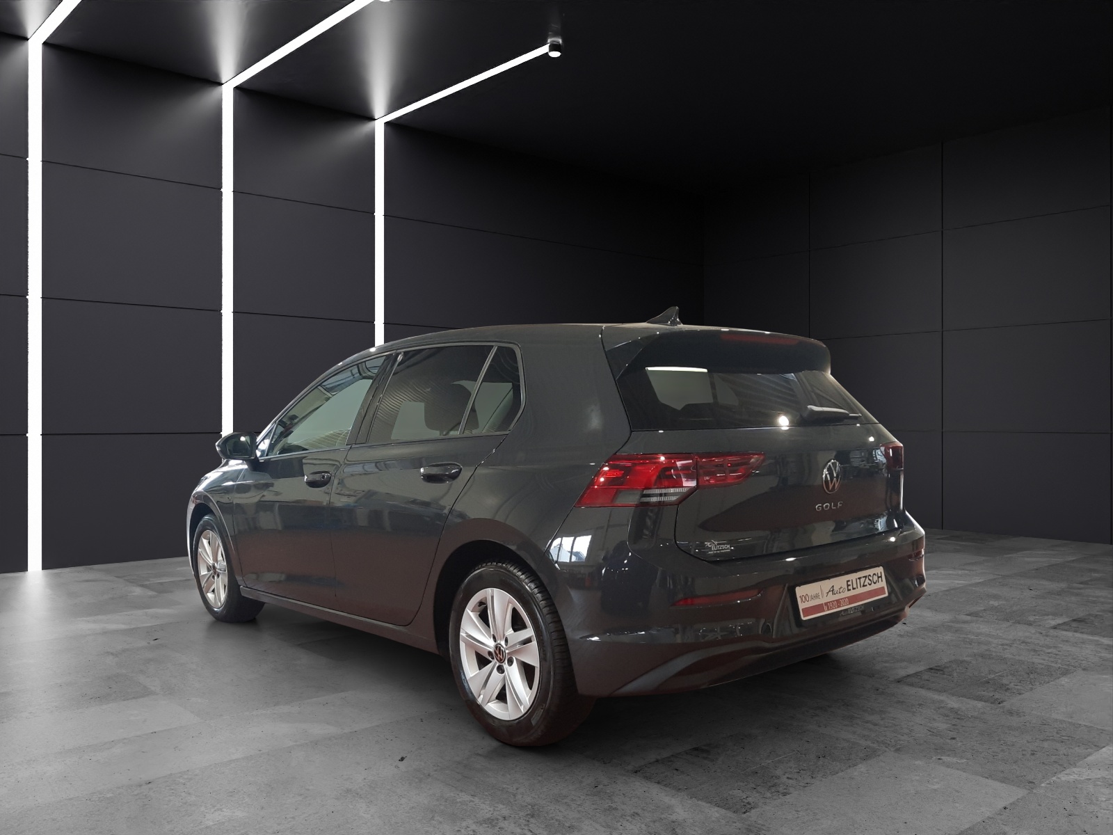 Fahrzeugabbildung Volkswagen Golf VIII TSI Life LED NAVI AID ACC PDC DAB+