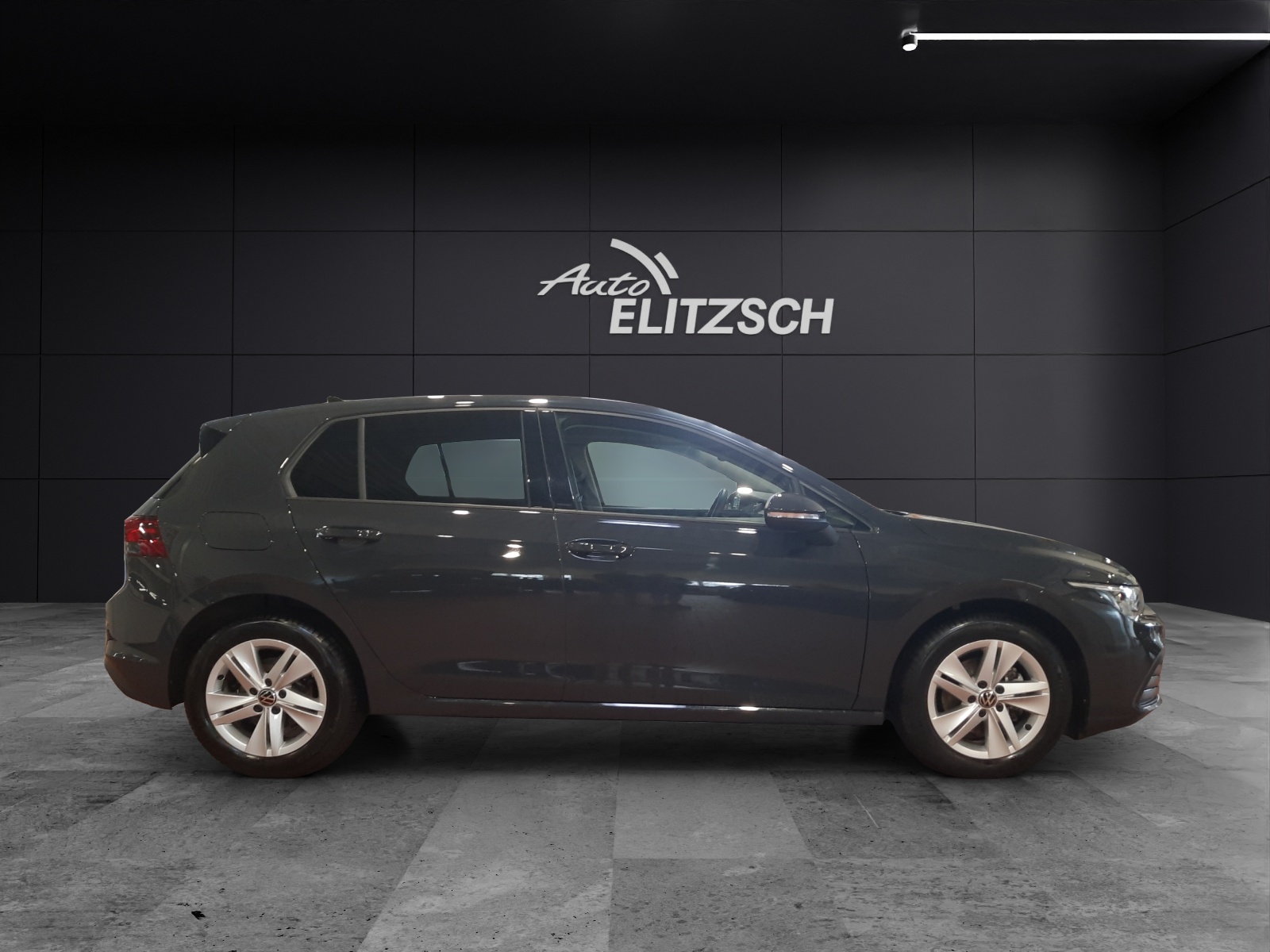 Fahrzeugabbildung Volkswagen Golf VIII TSI Life LED NAVI AID ACC PDC DAB+