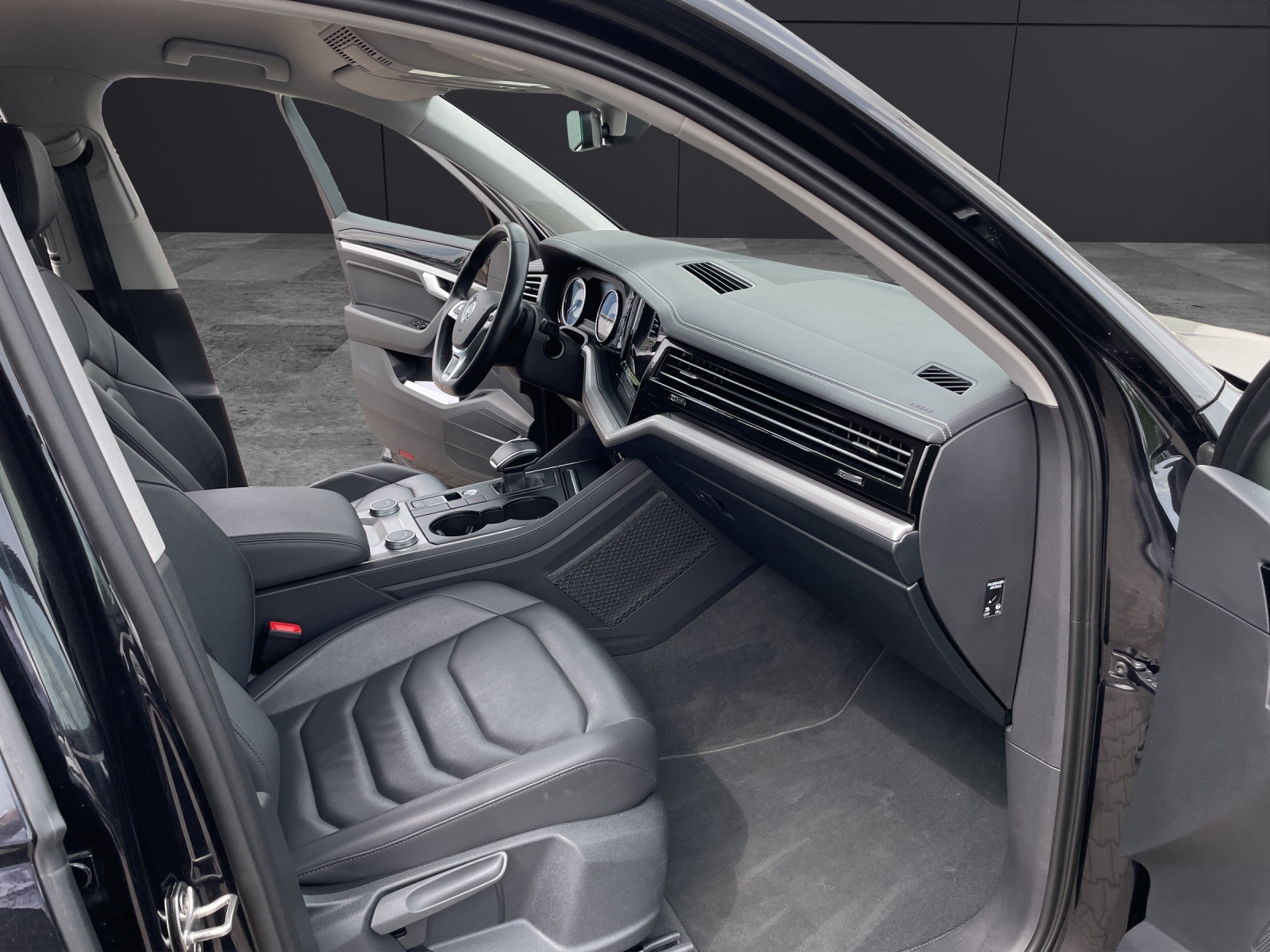 Fahrzeugabbildung Volkswagen Touareg TDI 4M LEDER AHK LED