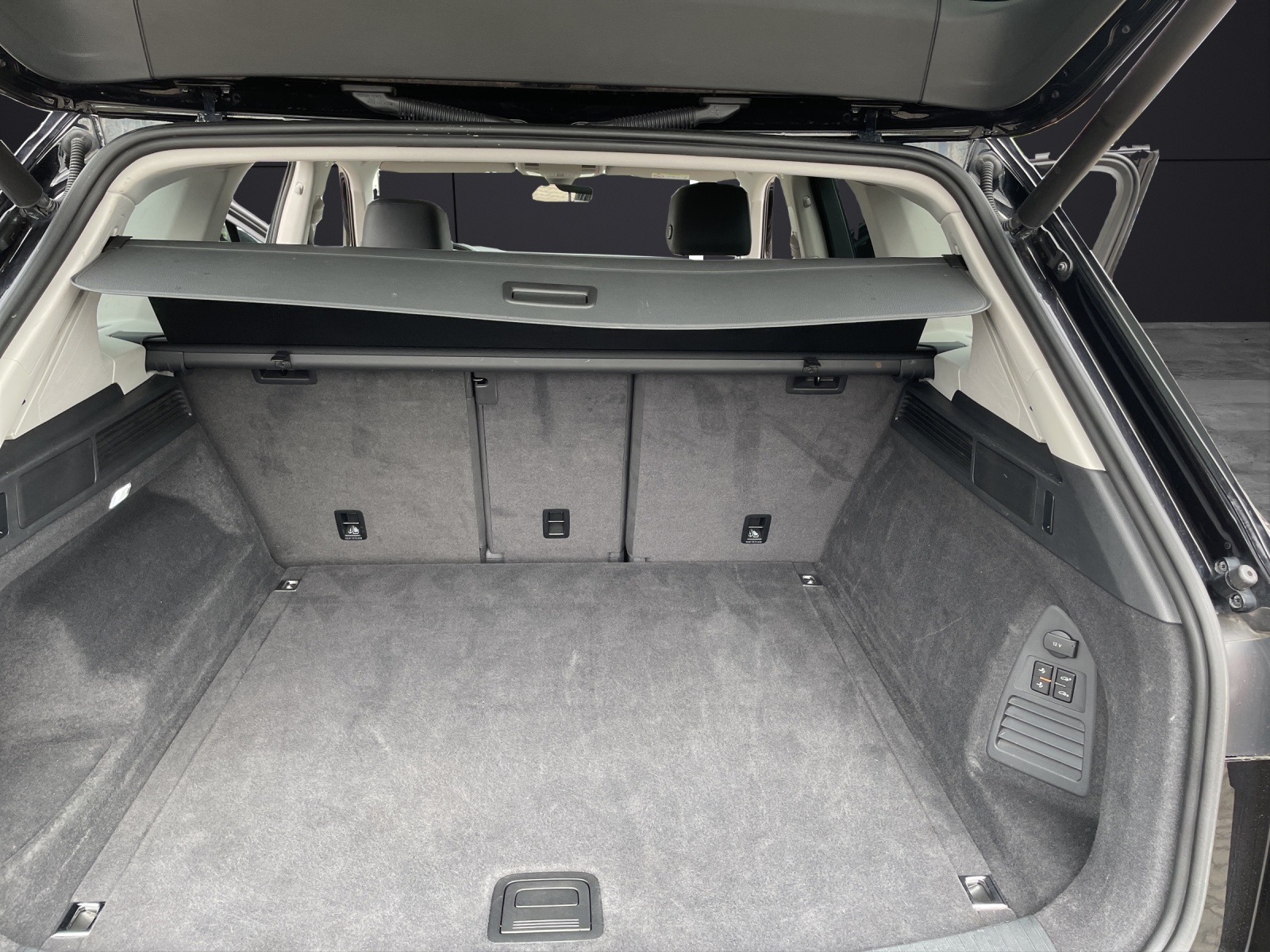 Fahrzeugabbildung Volkswagen Touareg TDI 4M LEDER AHK LED