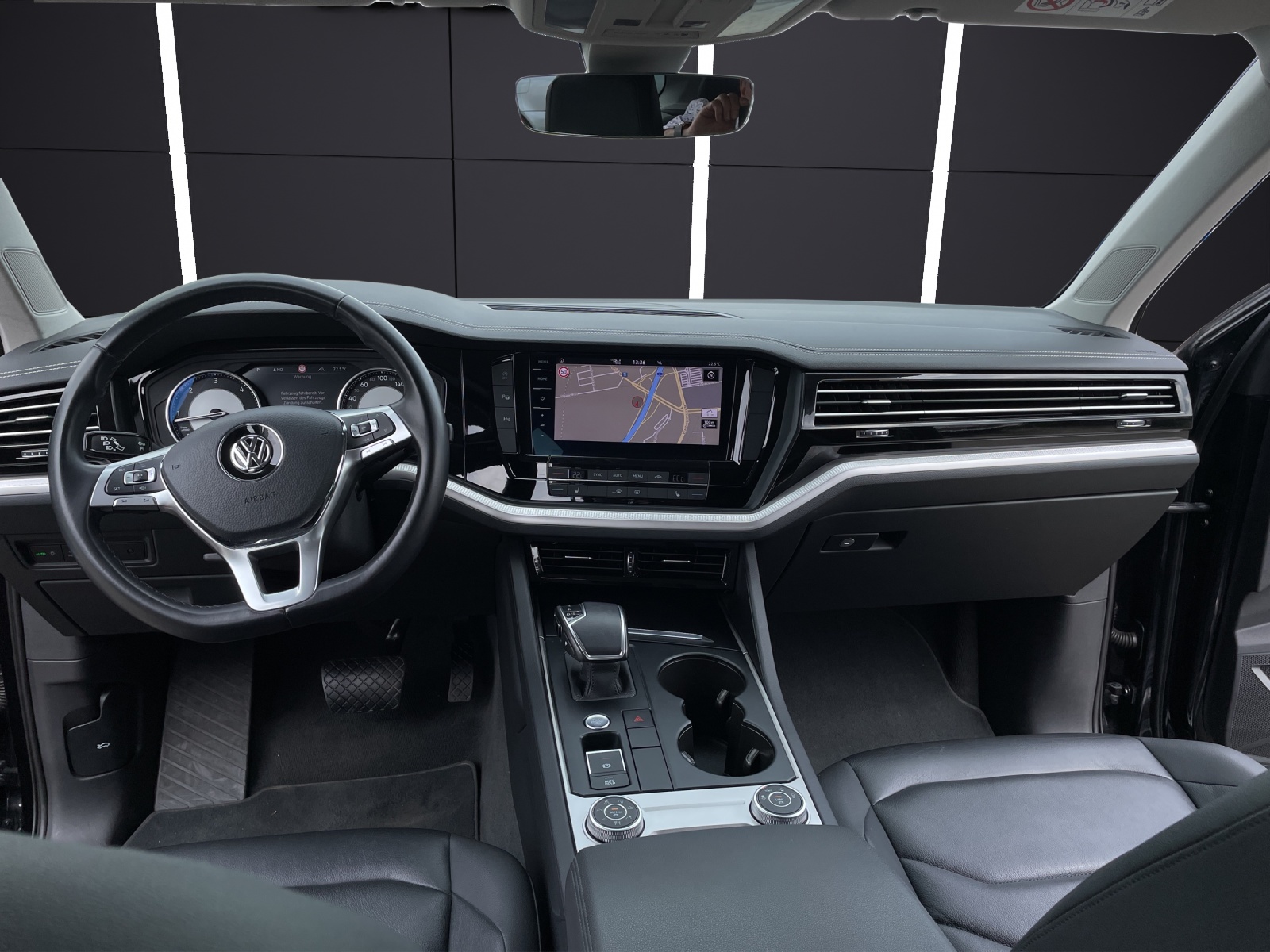 Fahrzeugabbildung Volkswagen Touareg TDI 4M LEDER AHK LED