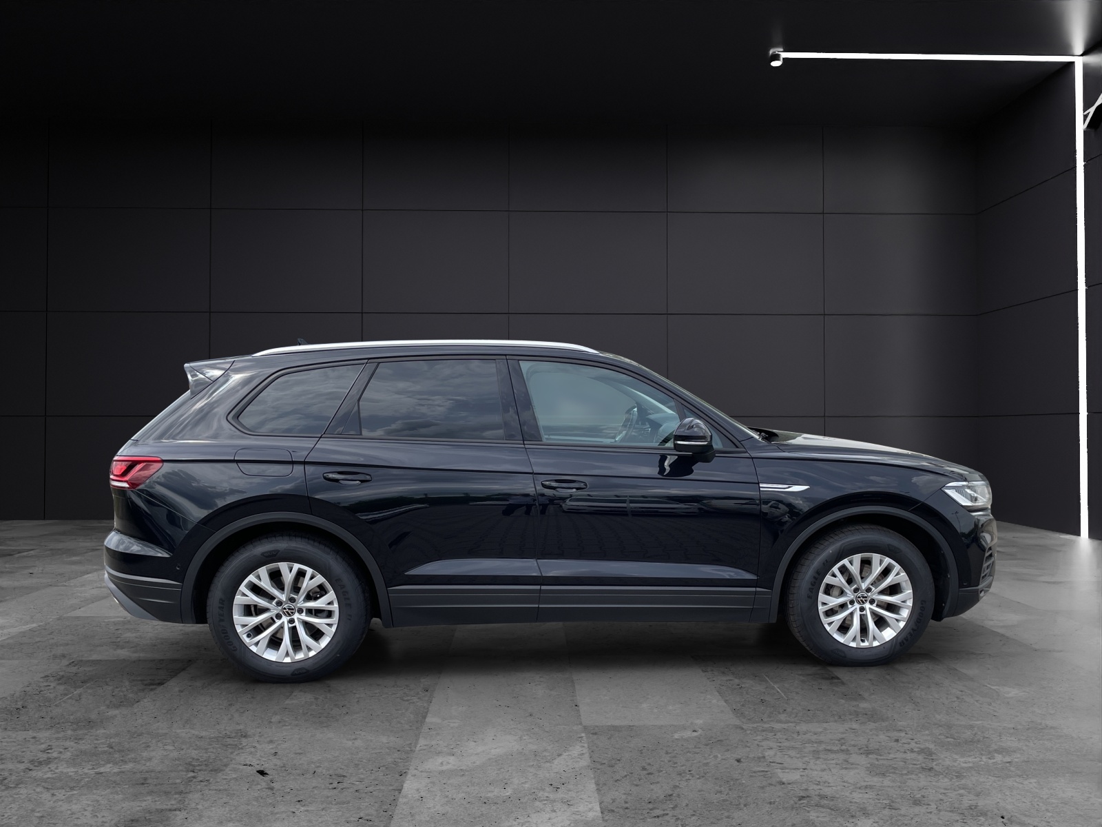 Fahrzeugabbildung Volkswagen Touareg TDI 4M LEDER AHK LED