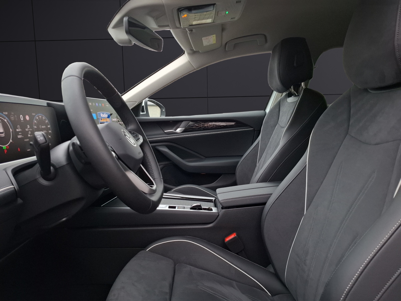 Fahrzeugabbildung Volkswagen Passat TDI DSG Elegance MATRIX ACC AHK AID NAVI