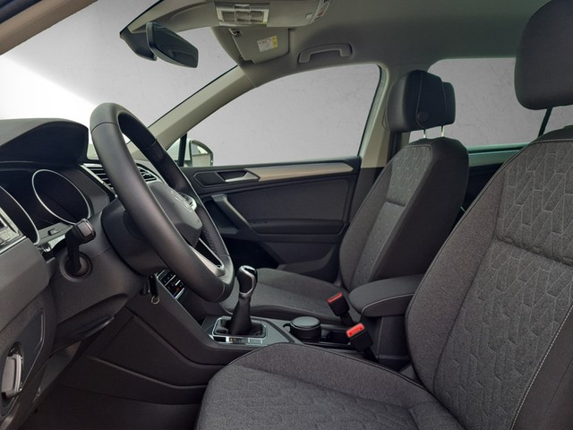 Fahrzeugabbildung Volkswagen Tiguan Move LED RFK ACC NAVI PDC SHZ