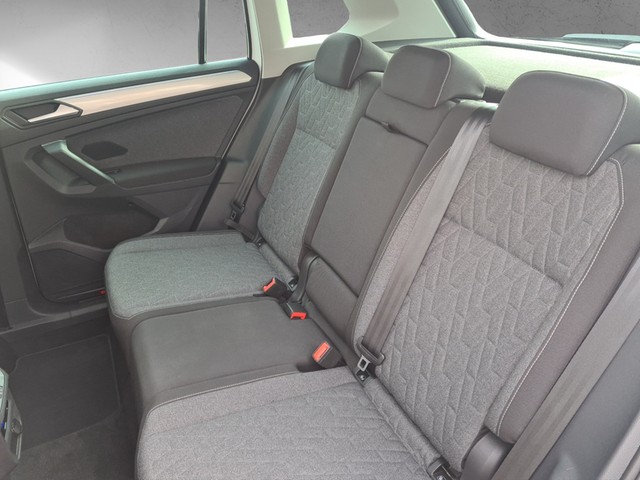 Fahrzeugabbildung Volkswagen Tiguan Move LED RFK ACC NAVI PDC SHZ