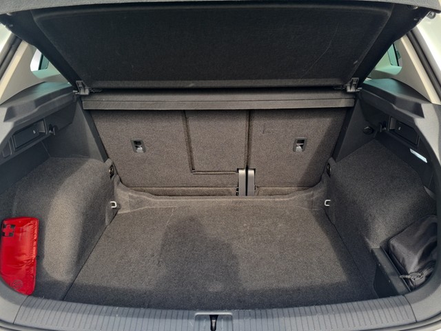 Fahrzeugabbildung Volkswagen Tiguan Move LED RFK ACC NAVI PDC SHZ