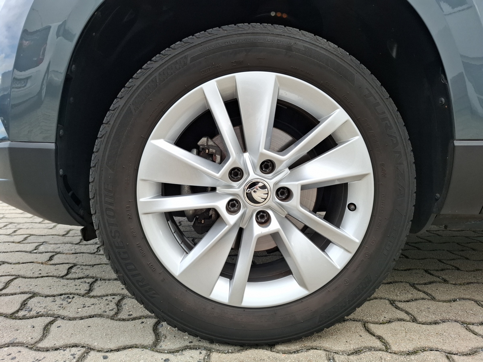 Fahrzeugabbildung SKODA Karoq TSI Ambition LED Navi GRA PDC SH LM