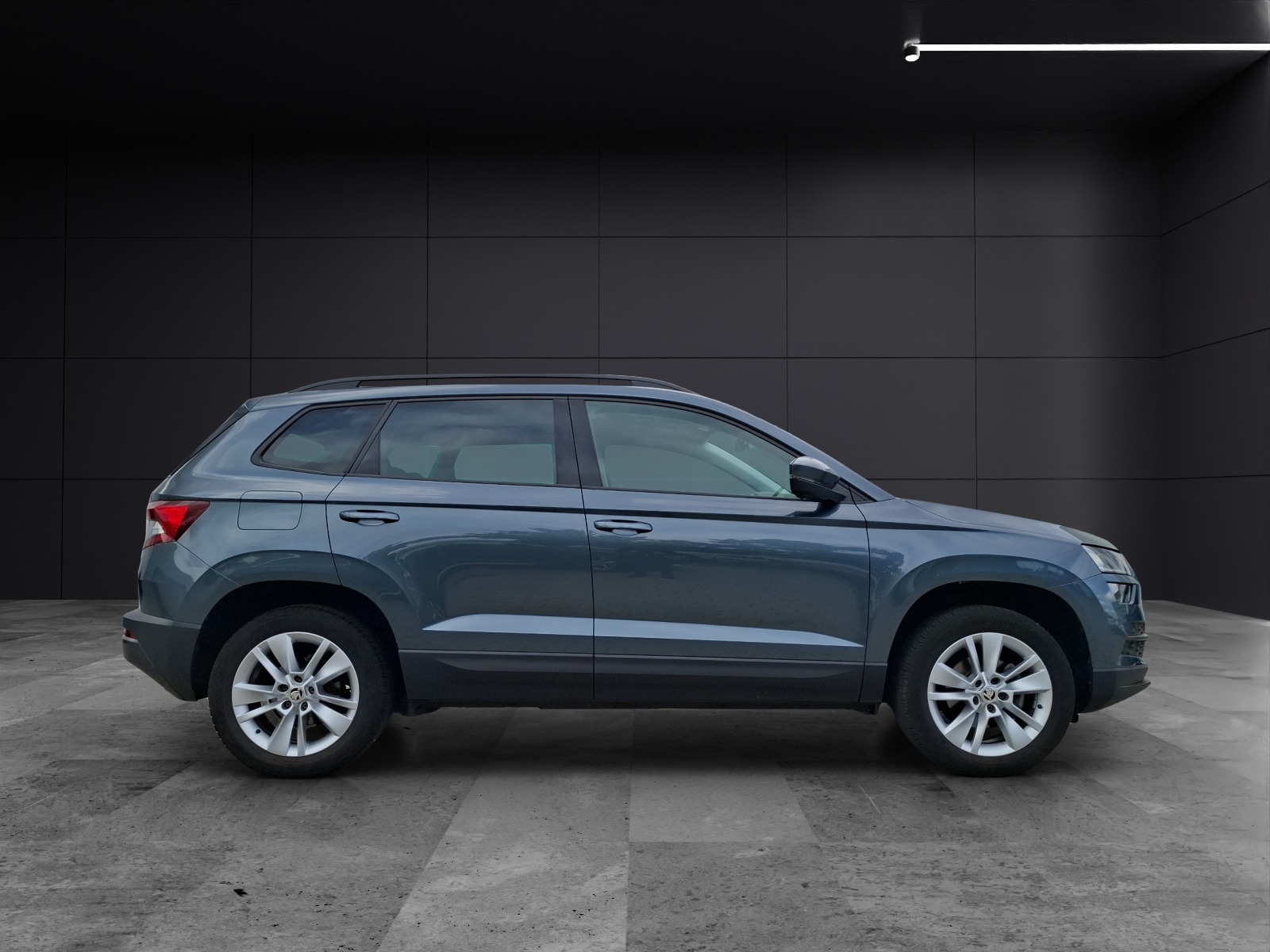 Fahrzeugabbildung SKODA Karoq TSI Ambition LED Navi GRA PDC SH LM