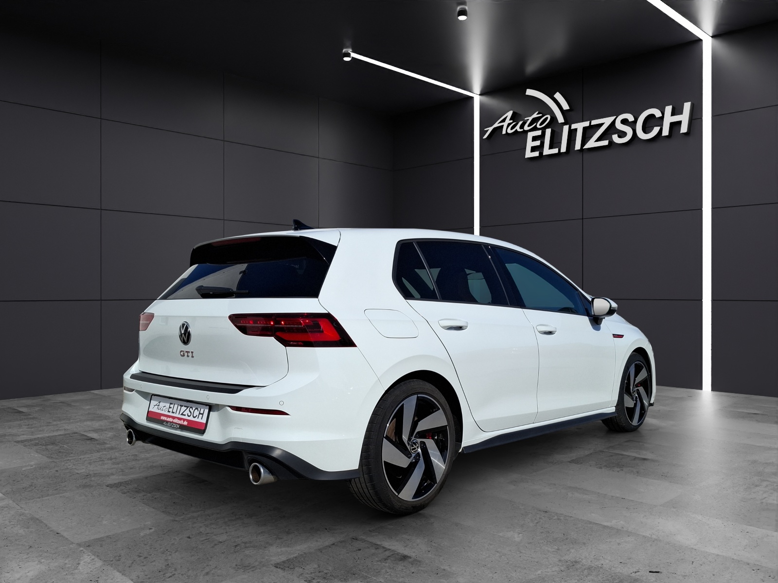 Fahrzeugabbildung Volkswagen Golf VIII GTI DSG Matrix AHK Navi Pano AID ACC RFK Harman SH