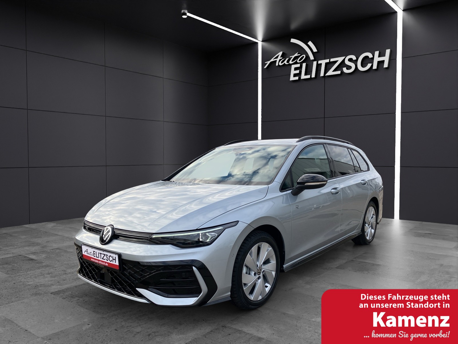 Volkswagen Golf VIII Variant R-Line TSI 4M DSG ACC AHK SH LRHzg HuD RearView Ambiente AirCare Navi DAB+