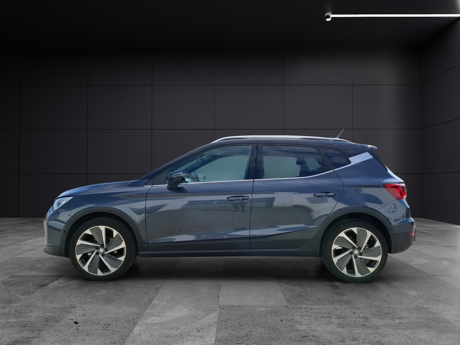 Fahrzeugabbildung SEAT Arona TSI FR-Line DSG LED Navi AID ACC RFK SH LM