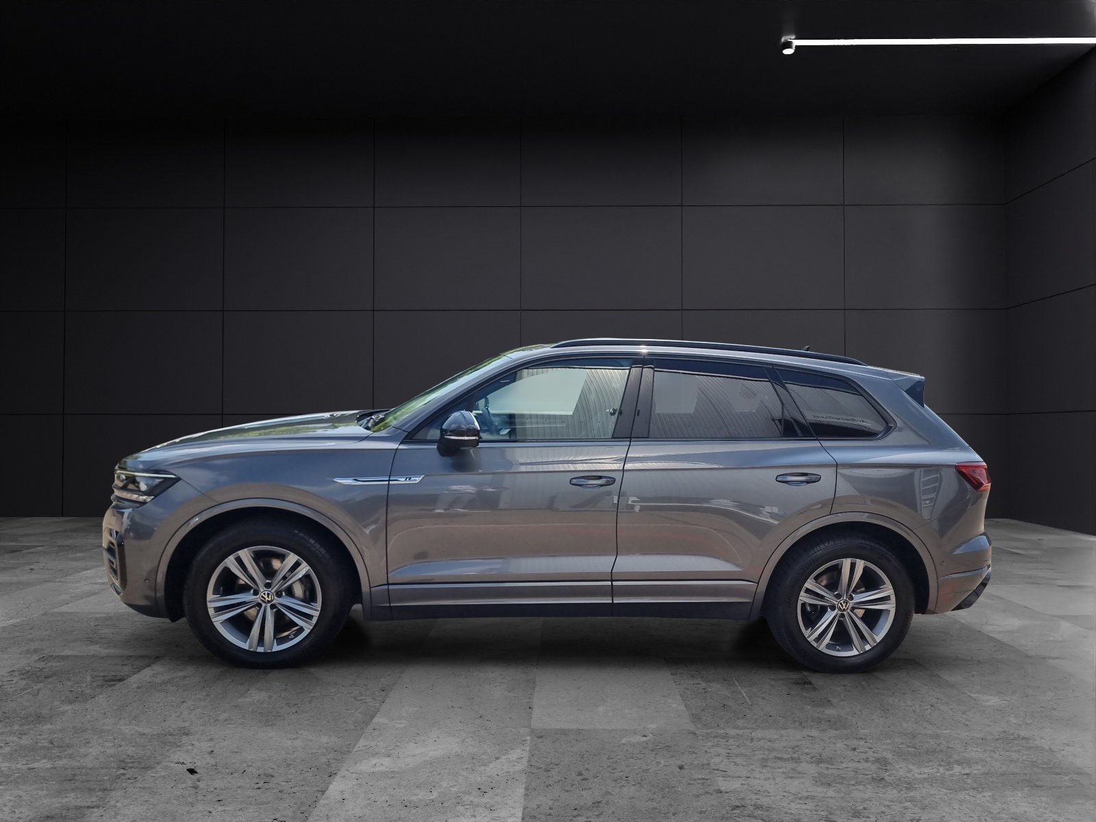 Fahrzeugabbildung Volkswagen Touareg TDI R-Line 4M Matrix STH Luft Pano RFK AppCon ACC SH