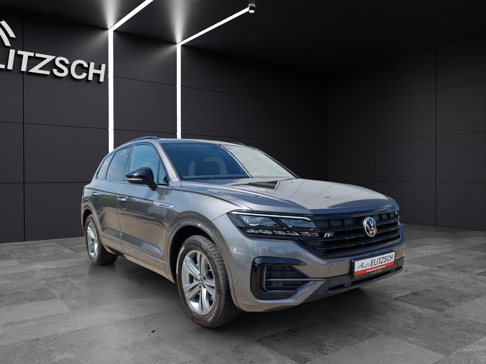Fahrzeugabbildung Volkswagen Touareg TDI R-Line 4M Matrix STH Luft Pano RFK AppCon ACC SH
