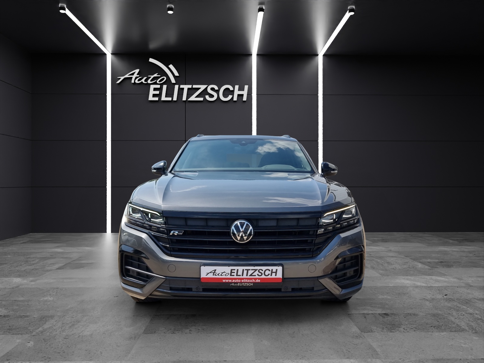 Fahrzeugabbildung Volkswagen Touareg TDI R-Line 4M Matrix STH Luft Pano RFK AppCon ACC SH