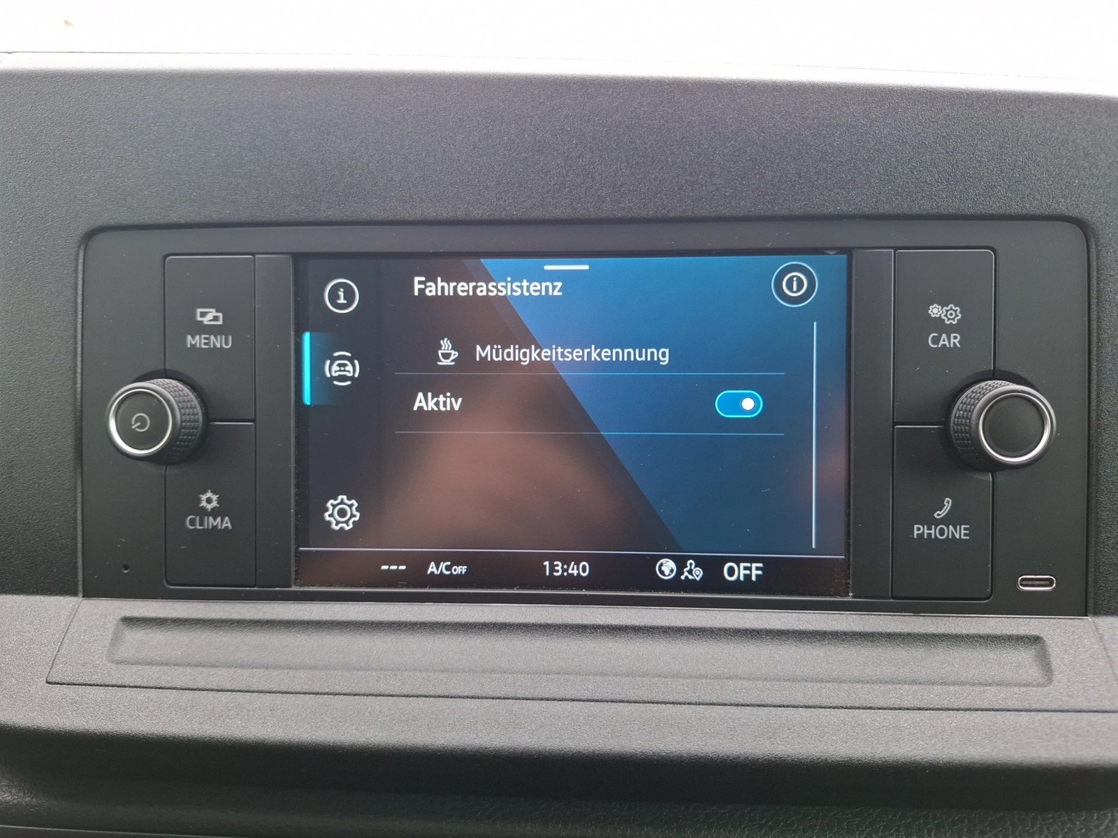 Fahrzeugabbildung Volkswagen Caddy TDI Kasten LED AHK DAB Climatronic PDC