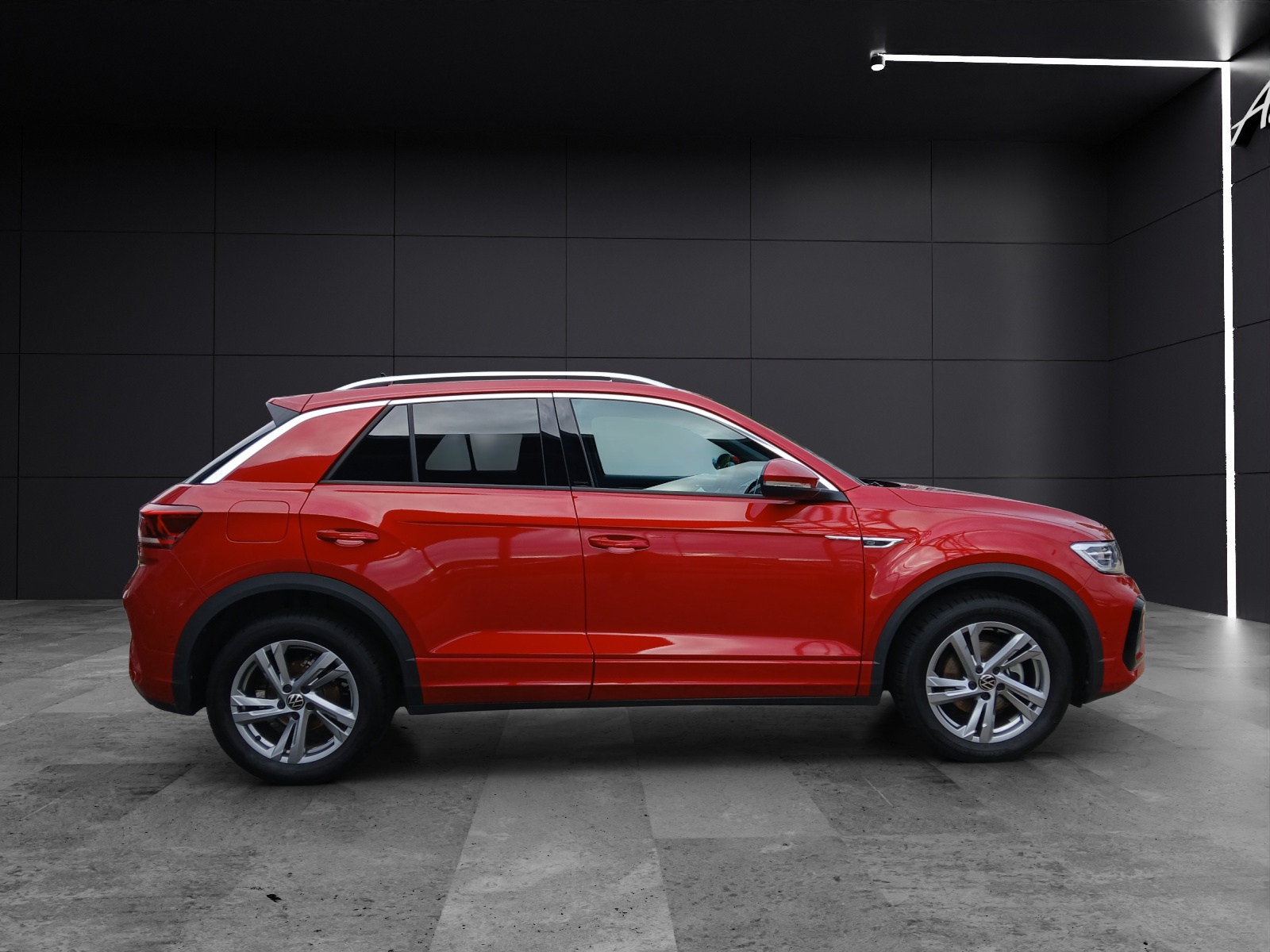 Fahrzeugabbildung Volkswagen T-Roc TSI R-Line LED AHK Navi AID ACC RFK SH