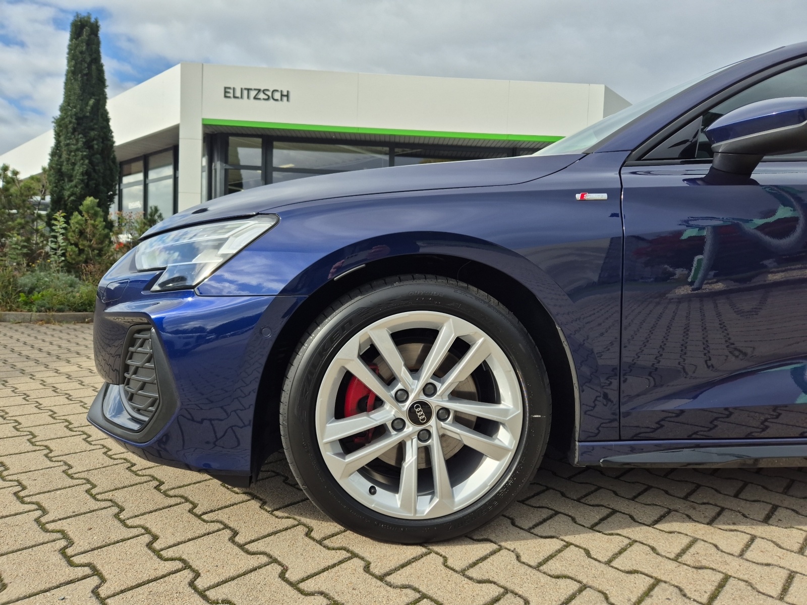 Fahrzeugabbildung Audi A3 Limousine 35 TDI S-line S tronic STH LED Navi AVC AID 360° SH