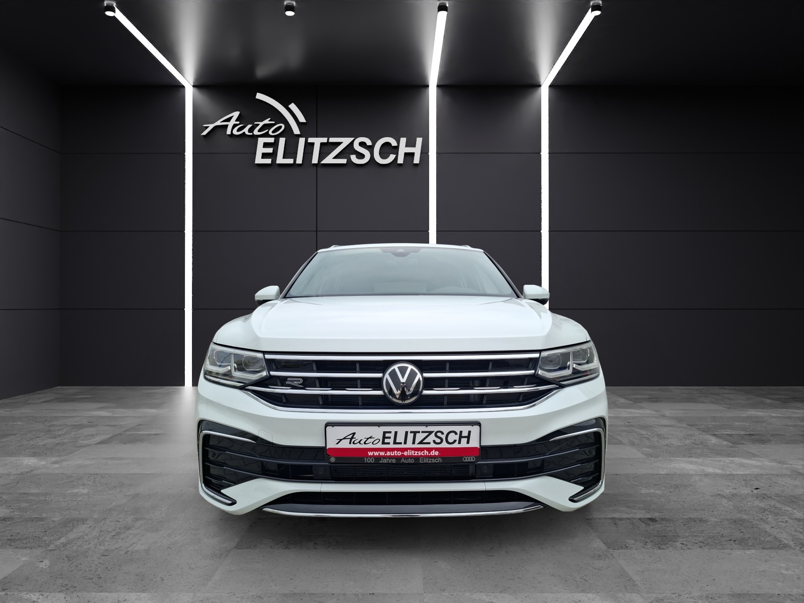 Fahrzeugabbildung Volkswagen Tiguan eHybrid R-Line DSG Matrix Navi AID ACC SHZ 19