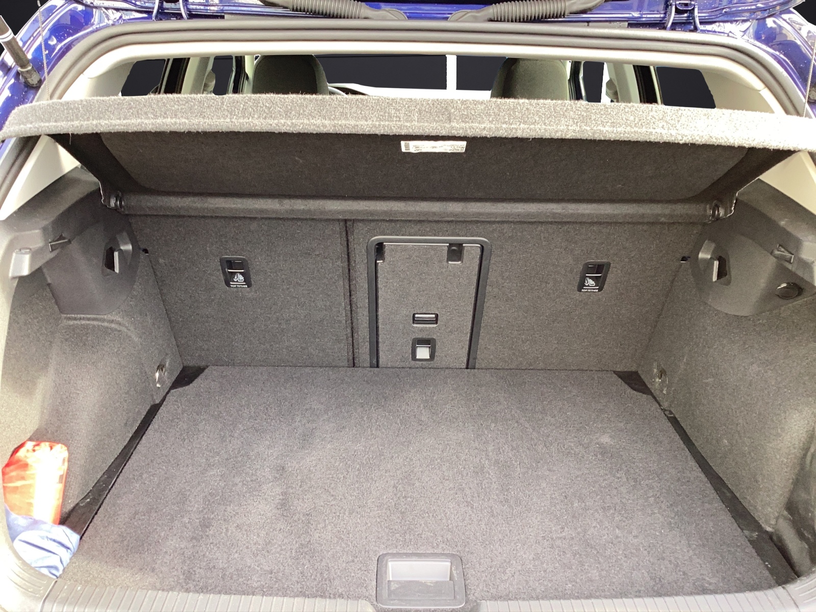 Fahrzeugabbildung Volkswagen Golf VIII TSI Move Climatronic AID PDC SH LM