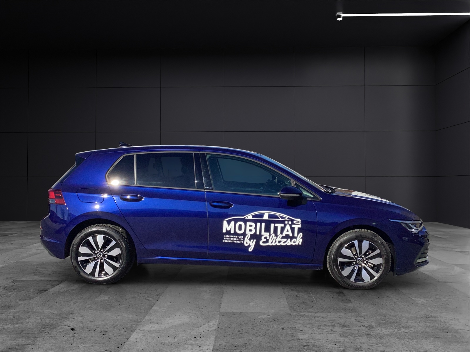 Fahrzeugabbildung Volkswagen Golf VIII TSI Move Climatronic AID PDC SH LM