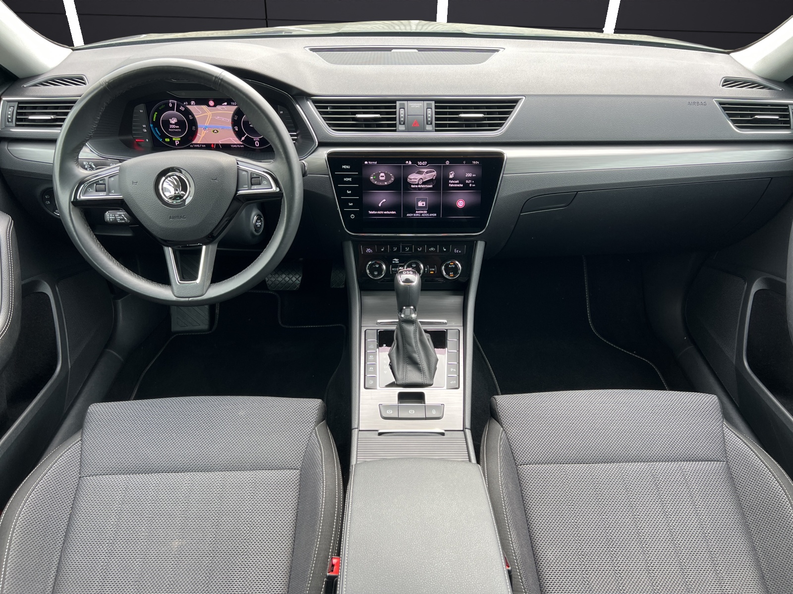Fahrzeugabbildung SKODA Superb Combi Style iV Matrix Navi ACC DCC RFK