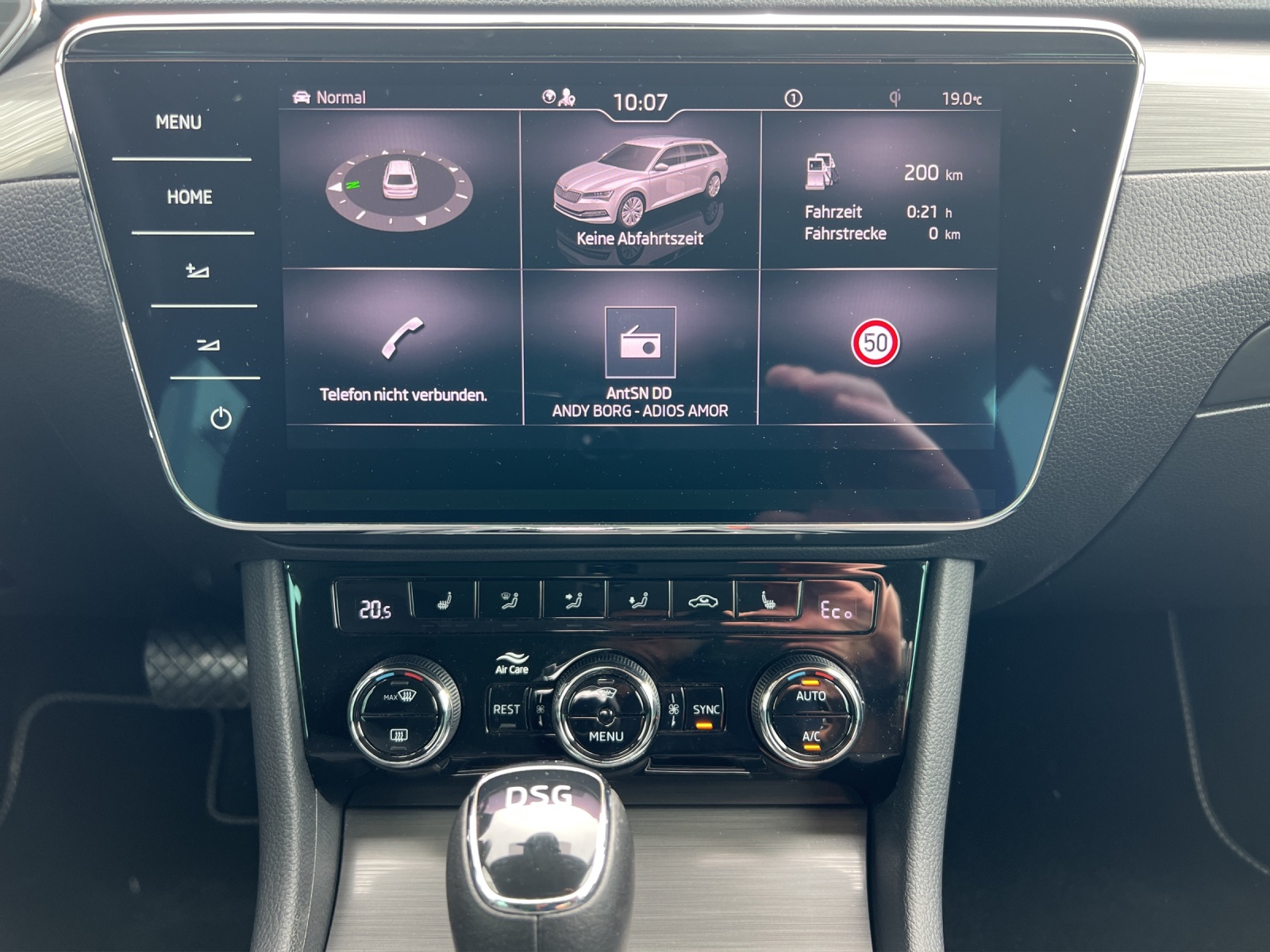 Fahrzeugabbildung SKODA Superb Combi Style iV Matrix Navi ACC DCC RFK