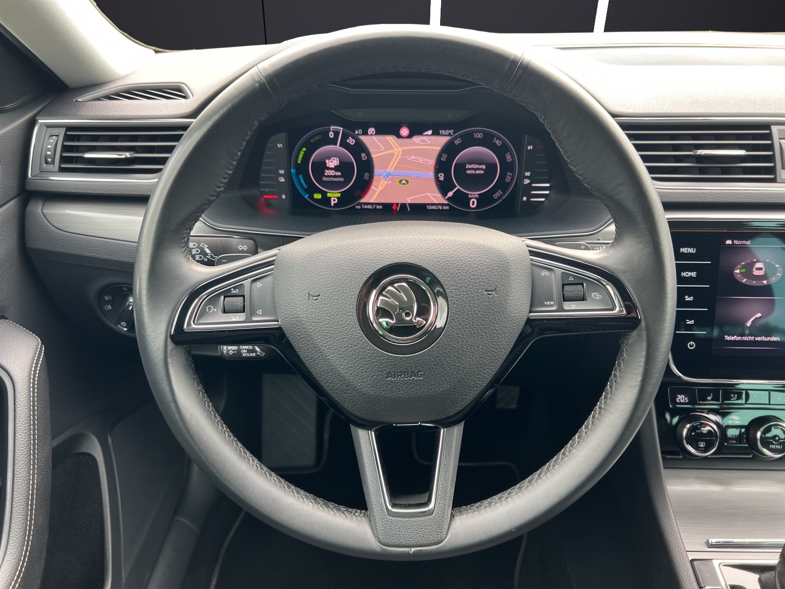Fahrzeugabbildung SKODA Superb Combi Style iV Matrix Navi ACC DCC RFK