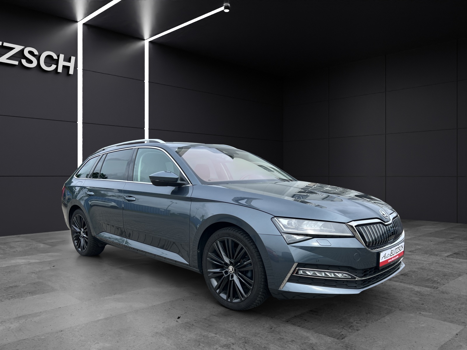 Fahrzeugabbildung SKODA Superb Combi Style iV Matrix Navi ACC DCC RFK