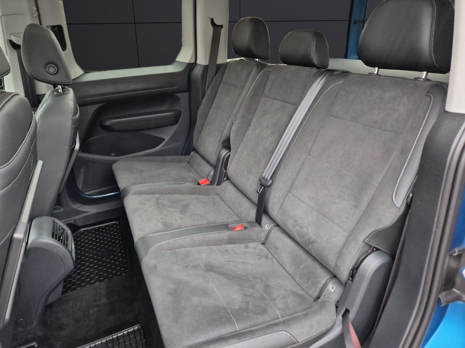 Fahrzeugabbildung Volkswagen Caddy TDI Style DSG NAVI LED ACC PANO