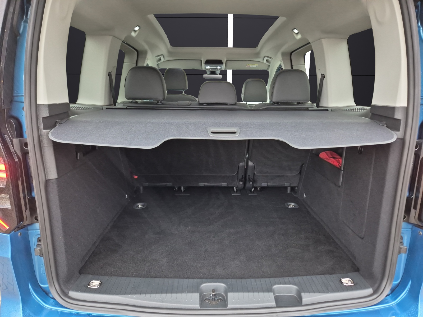 Fahrzeugabbildung Volkswagen Caddy TDI Style DSG NAVI LED ACC PANO