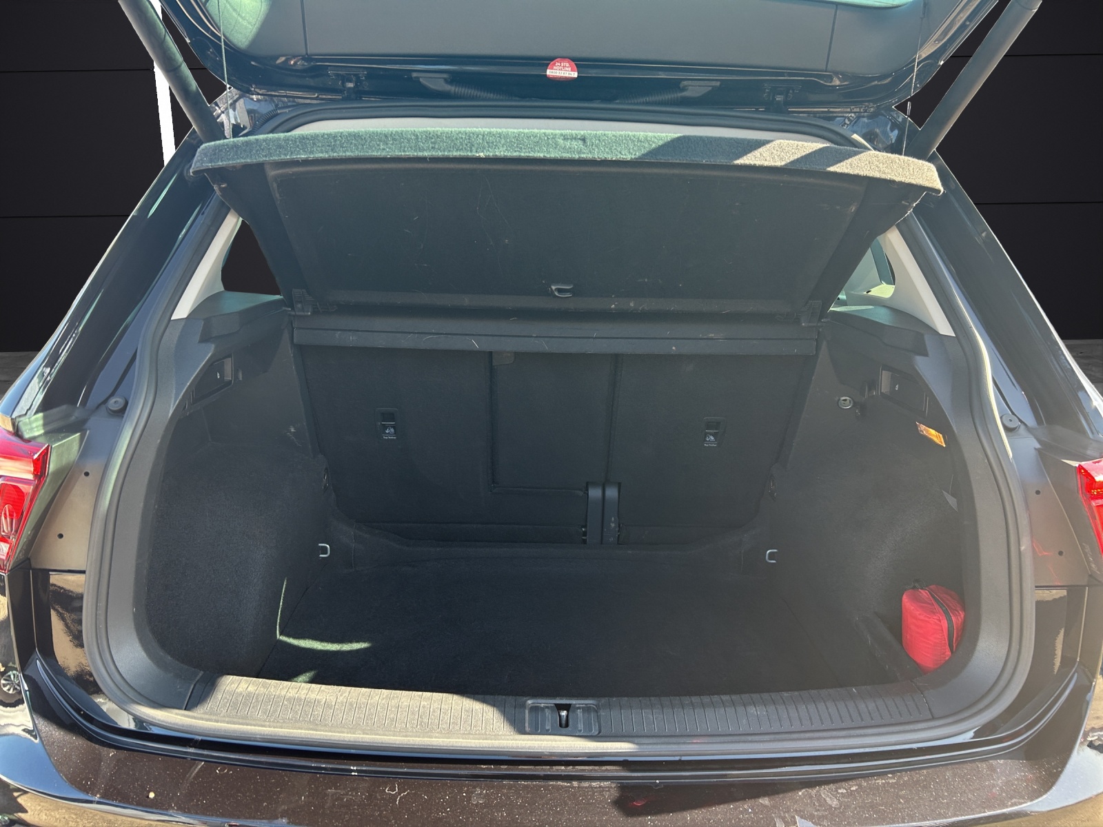 Fahrzeugabbildung Volkswagen Tiguan Life TDI DSG 4M LED ACC AHK LRHzg SH RearView AppConnect Navi