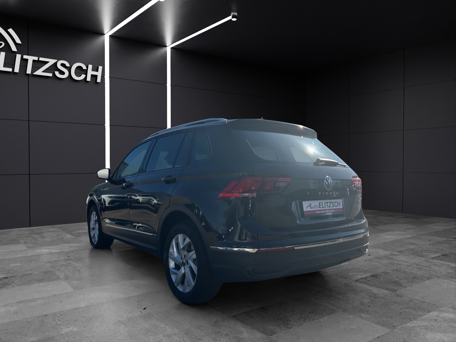 Fahrzeugabbildung Volkswagen Tiguan Life TDI DSG 4M LED ACC AHK LRHzg SH RearView AppConnect Navi