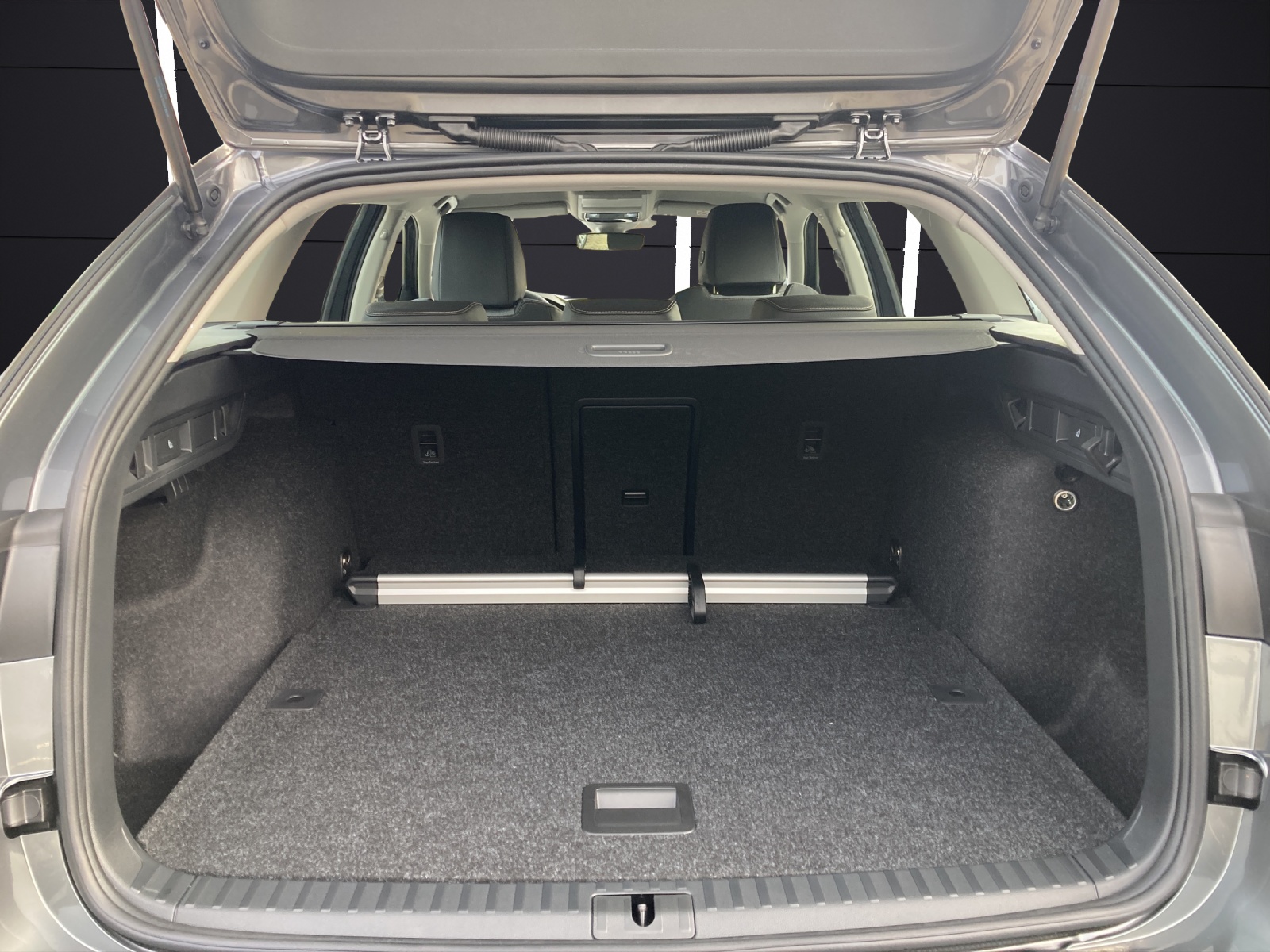 Fahrzeugabbildung SKODA Octavia Combi 1.5 TSI Selection LED-Scheinwerfer, Audi virtual Cockpit, Navi