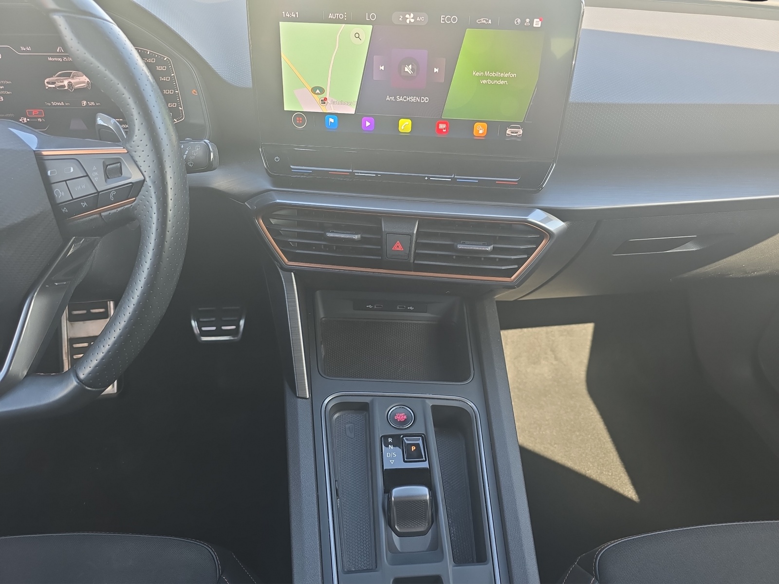 Fahrzeugabbildung CUPRA Leon 1.4 e-Hybrid DSG LED Navi GRA PDC SH 18