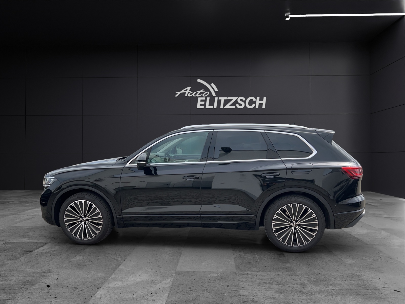 Fahrzeugabbildung Volkswagen Touareg eHybrid Elegance Matrix AHK Pano HUD AID Leder RFK 21