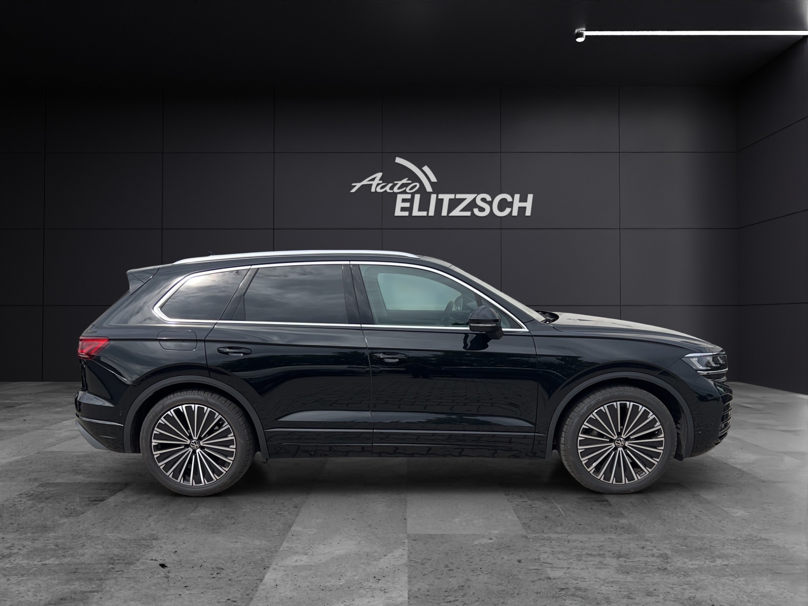 Fahrzeugabbildung Volkswagen Touareg eHybrid Elegance Matrix AHK Pano HUD AID Leder RFK 21