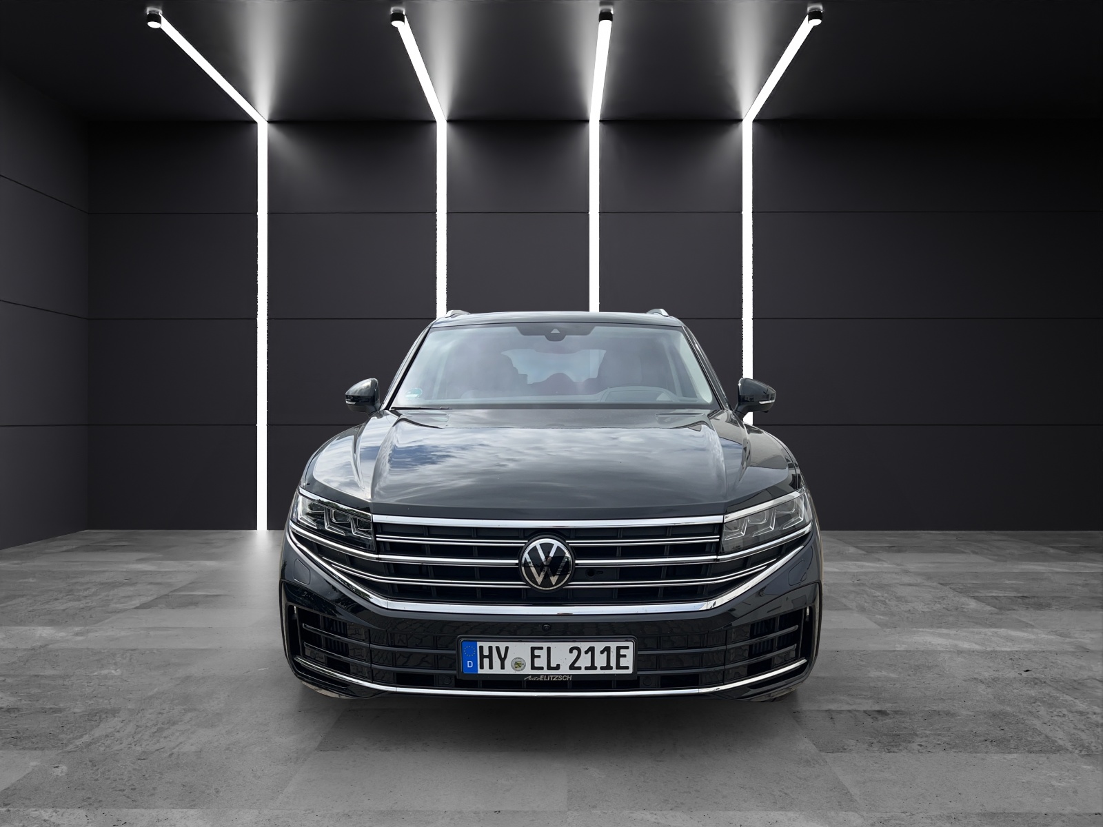 Fahrzeugabbildung Volkswagen Touareg eHybrid Elegance Matrix AHK Pano HUD AID Leder RFK 21