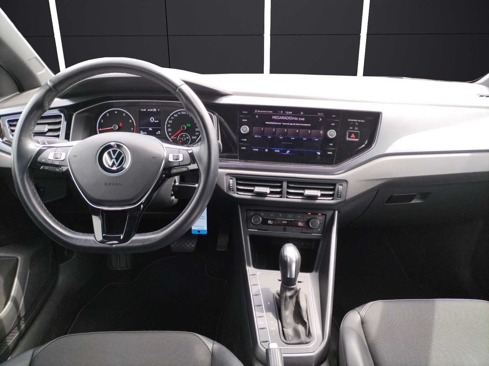 Fahrzeugabbildung Volkswagen Polo Highline TSI DSG LED ACC SHZ PDC WeConnect Navi Klima