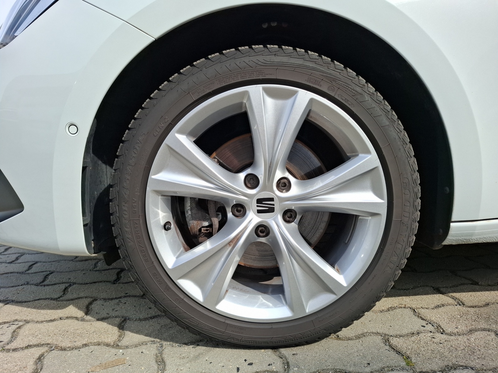 Fahrzeugabbildung SEAT Leon ST TDI FR-Line DSG LED Navi ACC RFK SH