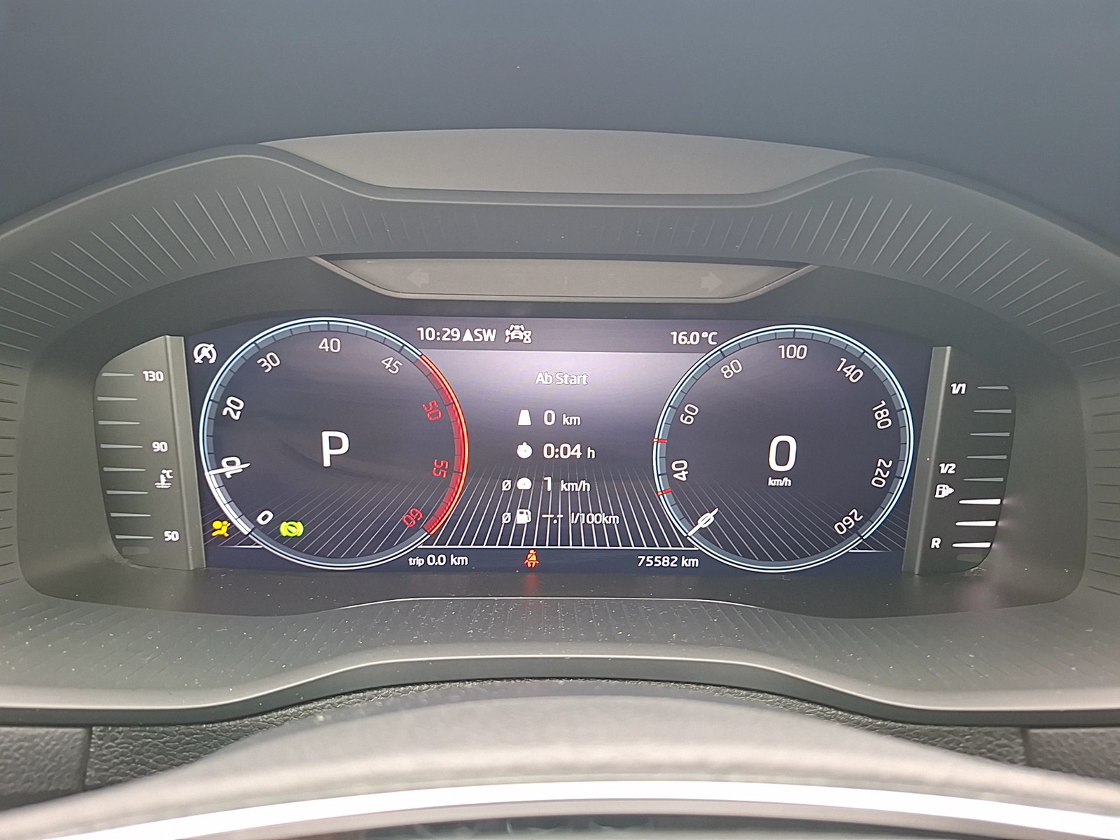 Fahrzeugabbildung SKODA Karoq TDI Tour 4x4 DSG LED AHK Navi GRA RFK SH