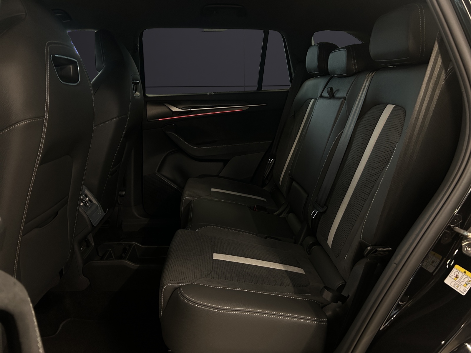 Fahrzeugabbildung SKODA Kodiaq 2.0 TDI 142 kW 4x4 Sportline AHZV MATRIX ACC KESSY