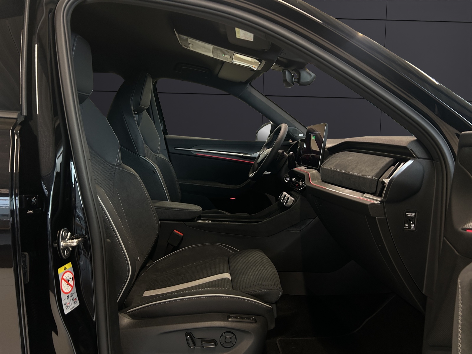 Fahrzeugabbildung SKODA Kodiaq 2.0 TDI 142 kW 4x4 Sportline AHZV MATRIX ACC KESSY