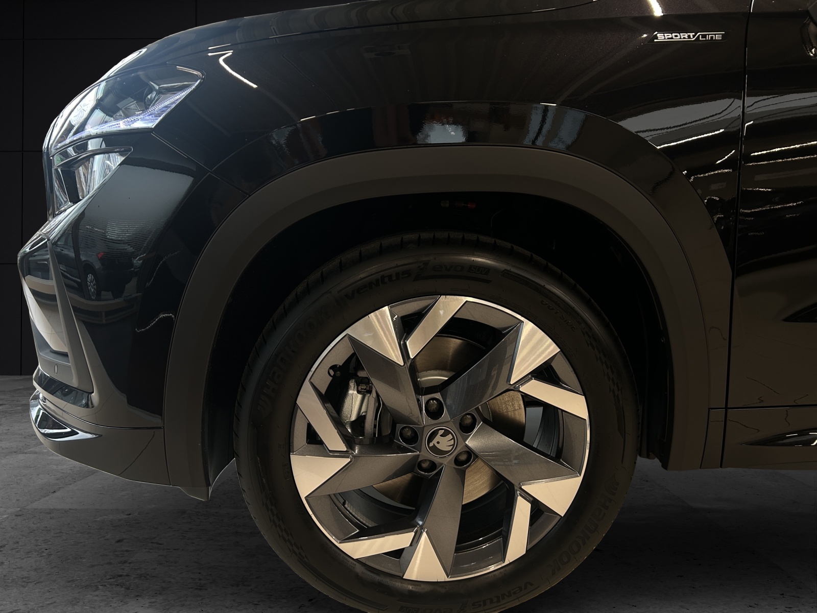 Fahrzeugabbildung SKODA Kodiaq 2.0 TDI 142 kW 4x4 Sportline AHZV MATRIX ACC KESSY