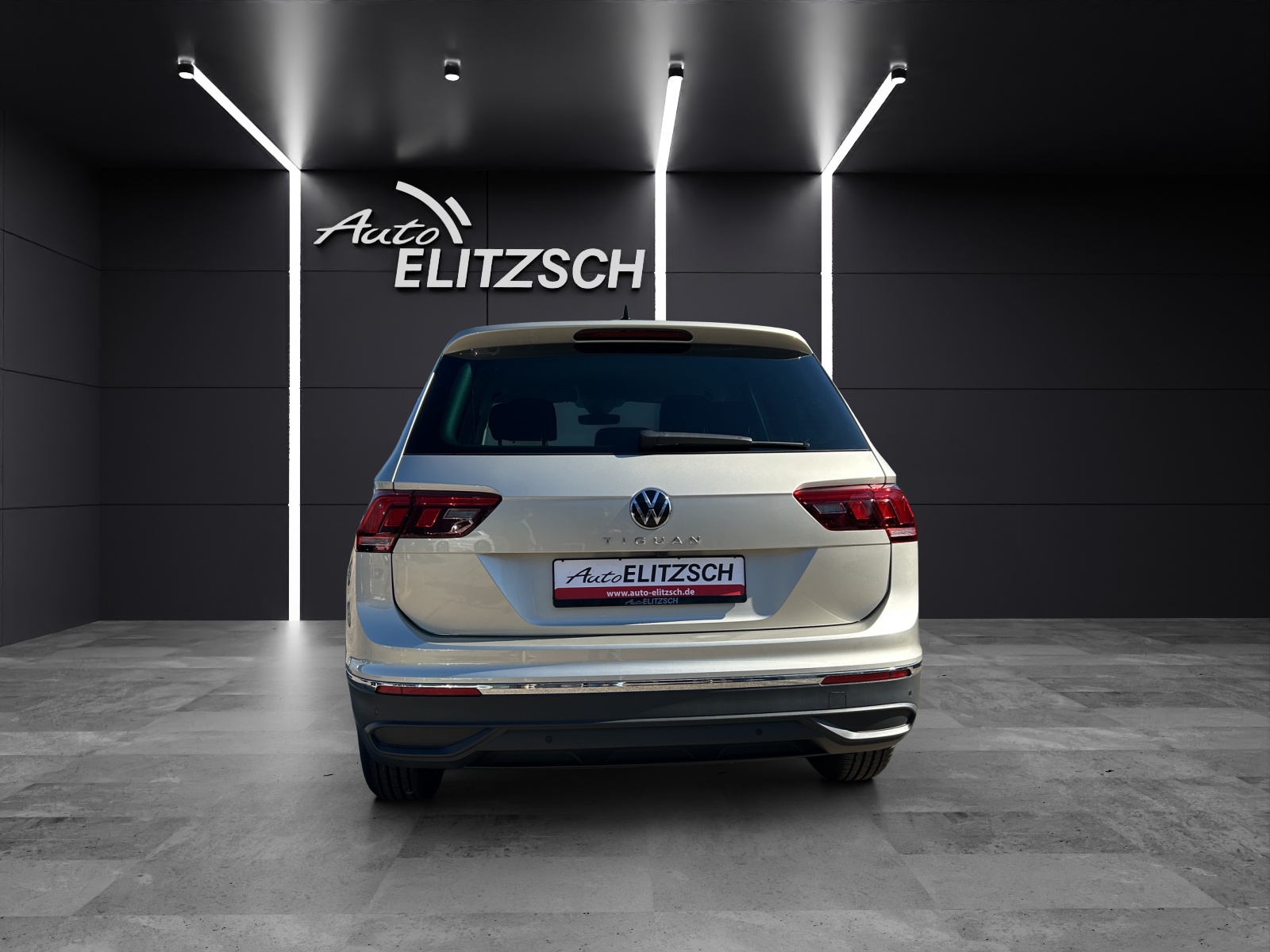 Fahrzeugabbildung Volkswagen Tiguan TSI Life LED ACC NAVI RFK SHZ