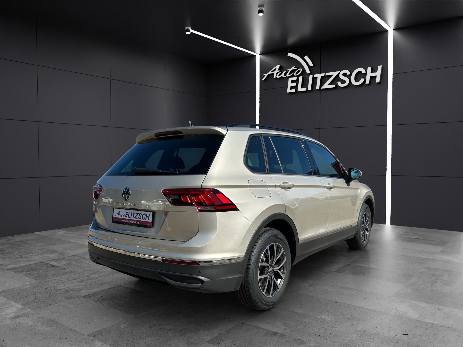 Fahrzeugabbildung Volkswagen Tiguan TSI Life LED ACC NAVI RFK SHZ